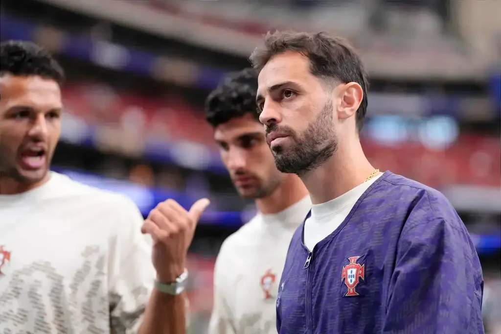Pemain baru Real Madrid Bernardo Silva mengenakan jersey latihan klub di pusat pelatihan Valdebebas.