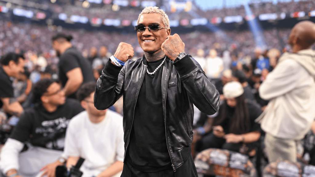 Petinju asal Inggris Conor Benn saat menghadiri sesi timbang badan jelang pertandingan tinju kelas welter menghadapi Ryan Garcia di T-Mobile Arena, Las Vegas.